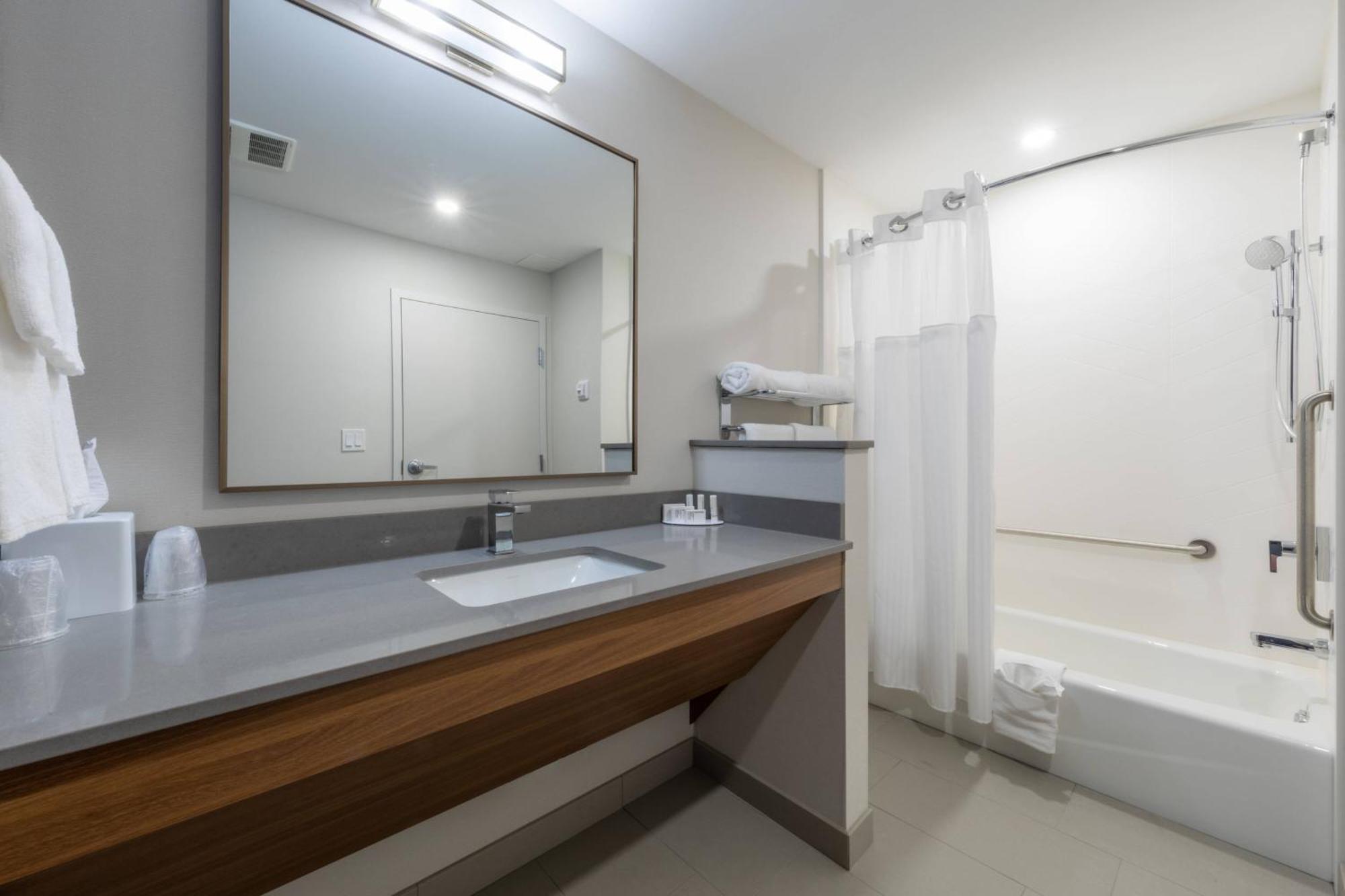 Fairfield Inn & Suites By Marriott Salmon Arm Extérieur photo